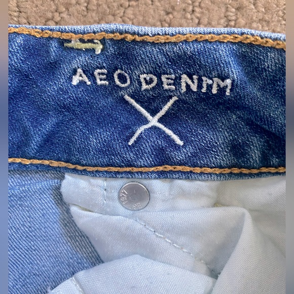 American Eagle jean shorts size 2 - Picture 6 of 7